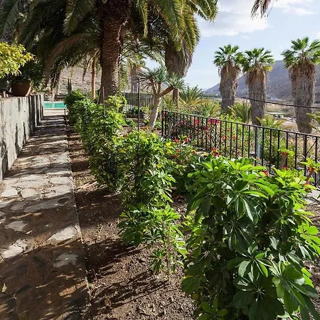 Vacation Rentals, * Mogan