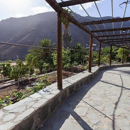 Apartment Vacation Rentals, Mogan