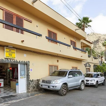 Apartment Vacation Rentals, Mogan
